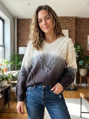 Sweet Lovely by Jen Ombre V-Neck Frayed Detail Sweater - Cream to Dark Gray